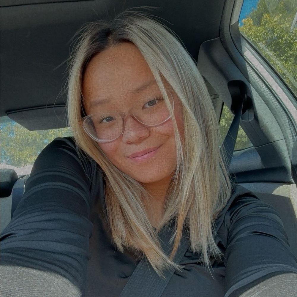 Meet your Posher, Mia